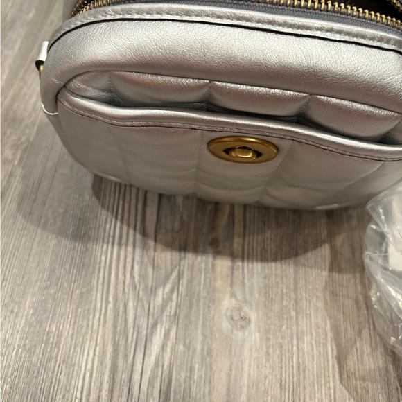 Coach Silver Crossbody Bag - Quilted FLAW Brand NEW - Picture 6 of 16